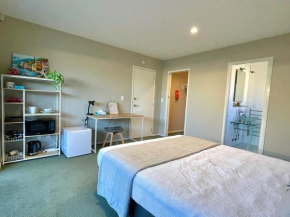 Cozy Glenholme Ensuite